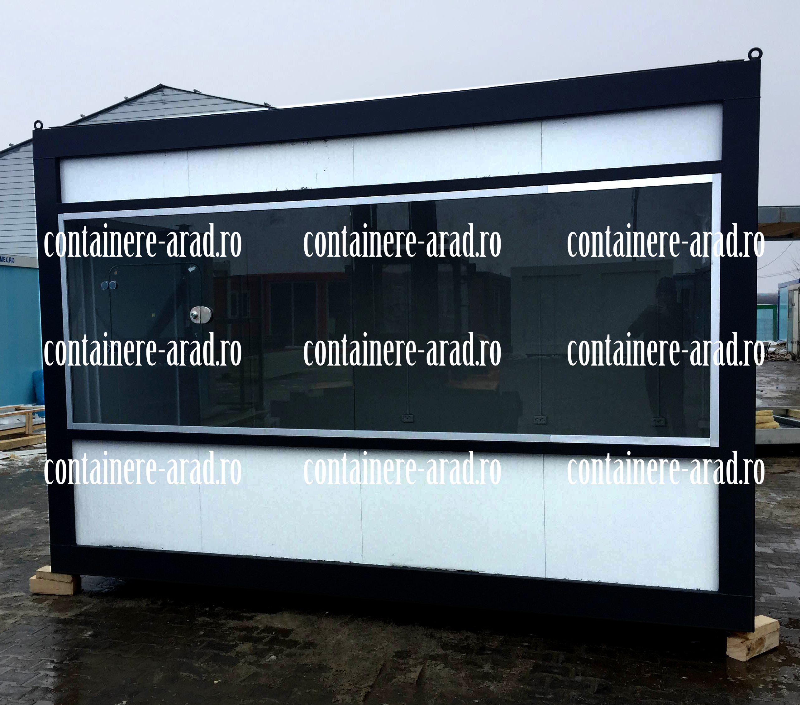 container casa pret Arad